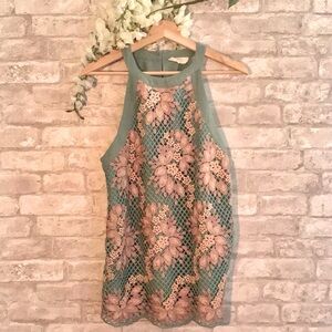 Women’s Sleeveless Crochet Tunic Top Medium